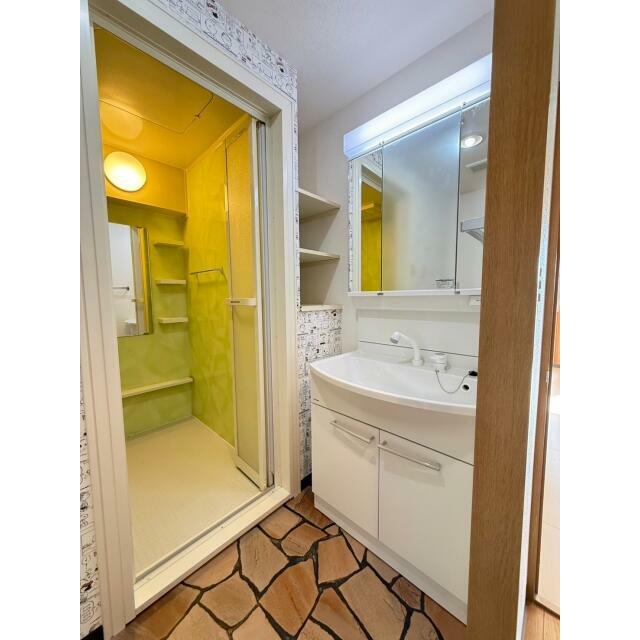 洗面台も新調しており、清潔感漂う洗面室です！