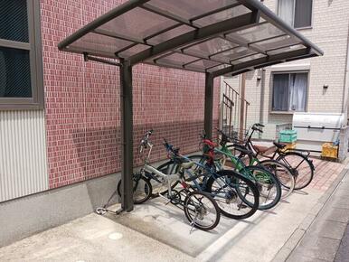 屋根付き自転車置き場