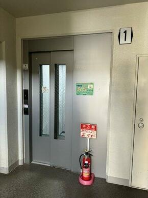 エレベーターつき。