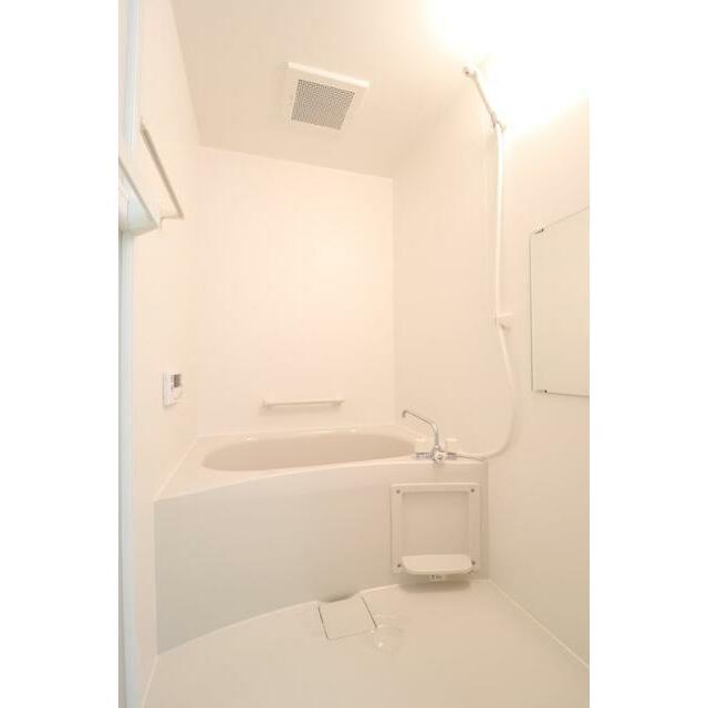 清潔感のあるバスルームです。