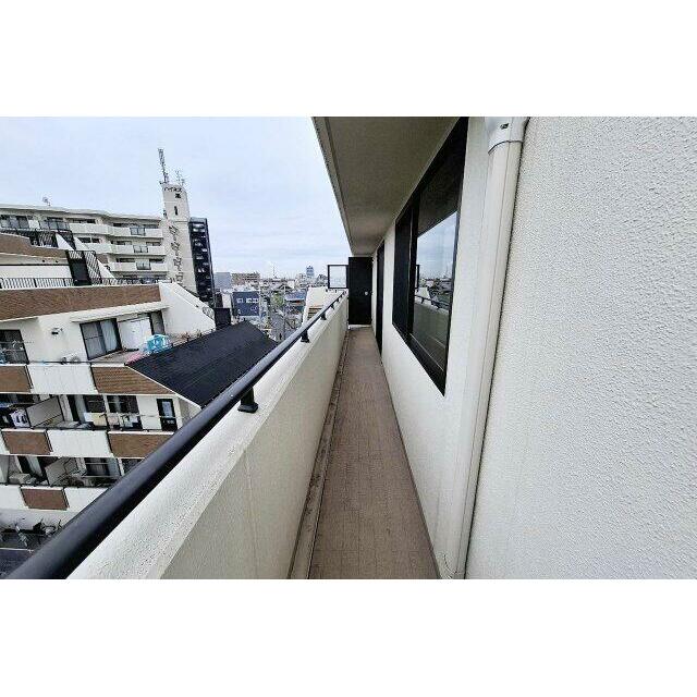 和室から出入りできる南西側バルコニー