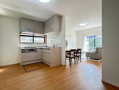 採光の取れた明るいLDK15帖