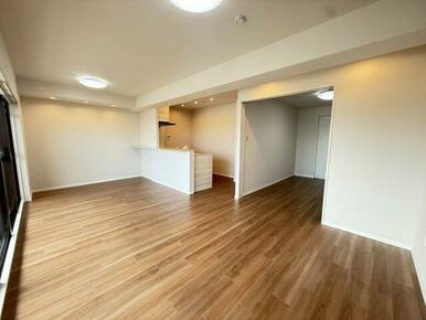 日当たり良好な15.9畳のリビング♪