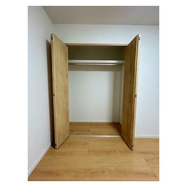 2階洋室クローゼット