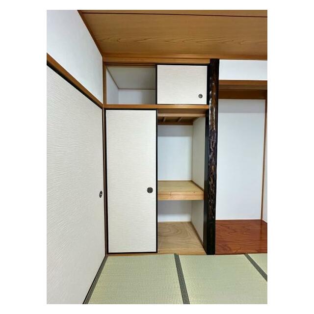 6帖和室押入れ