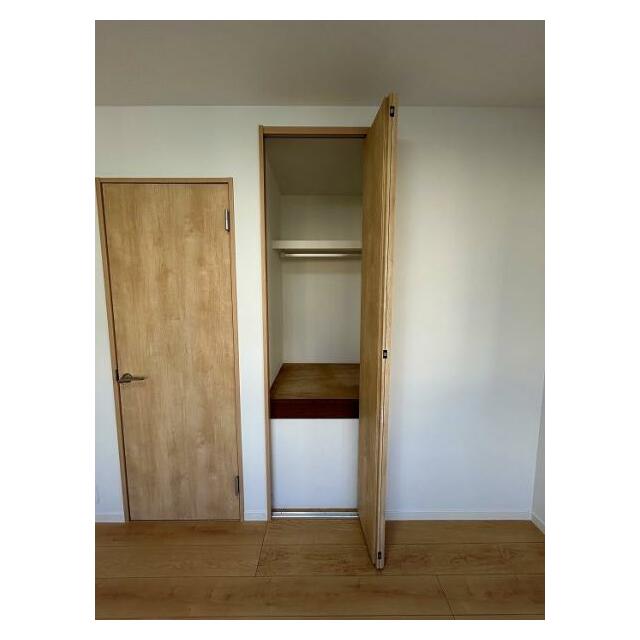 2階6帖洋室クローゼット