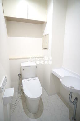 トイレ内に手洗い場があるので便利ですね♪