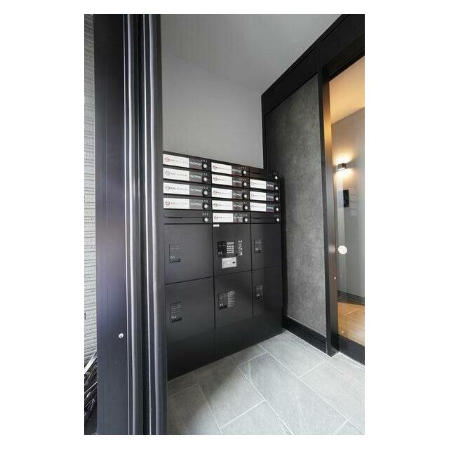 不在時でも荷物を受け取ることができる宅配ｂｏｘがついていて便利！