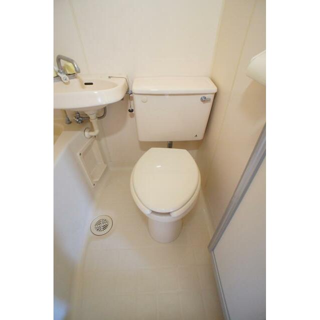 清潔感ある洋式トイレです☆お掃除も楽々です！！