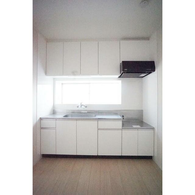 上下収納豊富・調理スペースあり！使い勝手の良いキッチンです♪