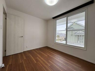 バルコニーに出られます。