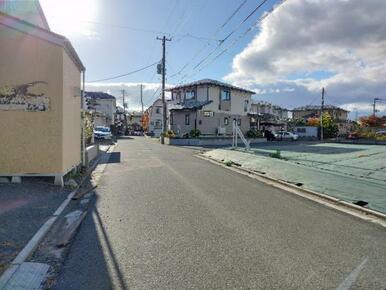 前面道路の様子（東側）
