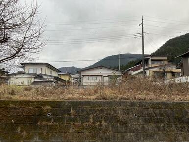 北側の隣地・空き地