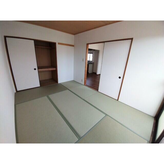 ★★南側、6帖の和室です♪★★