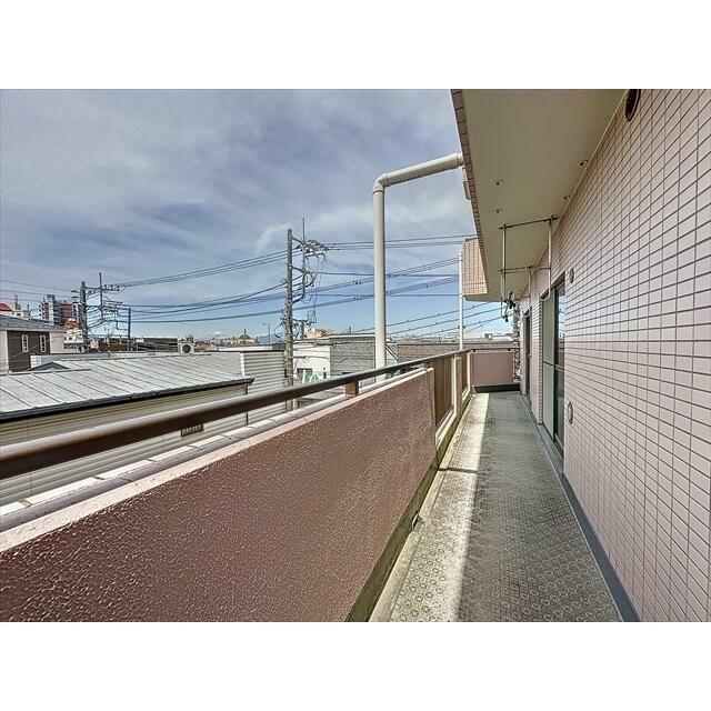 Ｌ字型で広く使えるバルコニーです