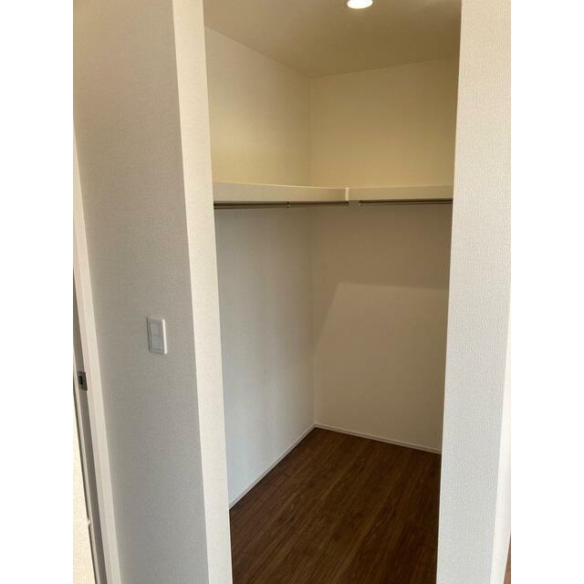 普段着もお気に入りの1着もここに収納！（1号棟）