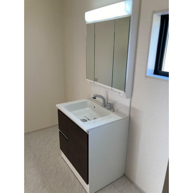 お化粧やヘアセットが楽しくなる洗面スペース（1号棟）