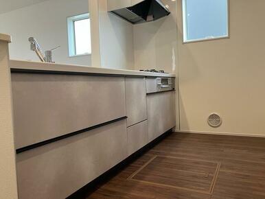 自分好みの工夫も楽しめるカウンターキッチン（2号棟）