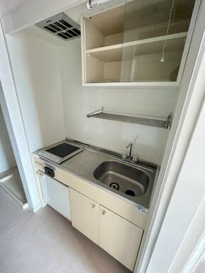 ※ミニ冷蔵庫は撤去されます