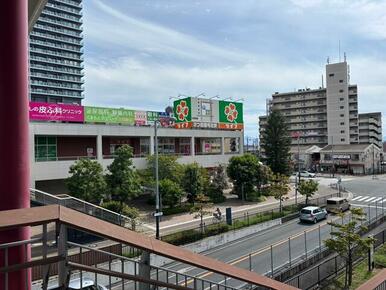 ライフ久宝寺駅前店