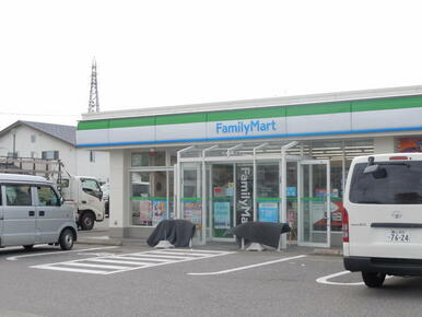 ファミリーマート富山綾田町店