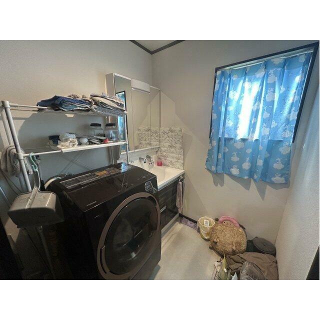 明るい洗面所です