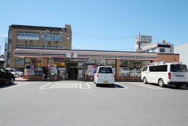 セブンイレブン足利伊勢町店