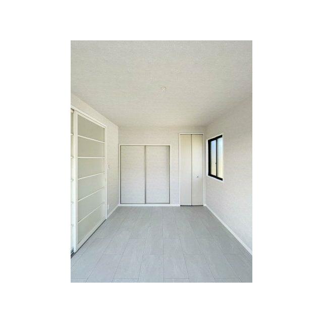 ゆったりした洋室です