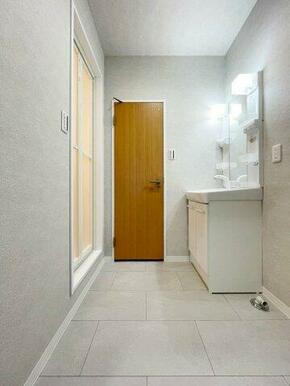 広い洗面スペース