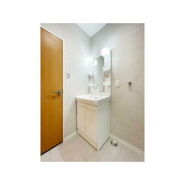 独立洗面台あり、毎朝おしゃれに忙しい女性の方におすすめです