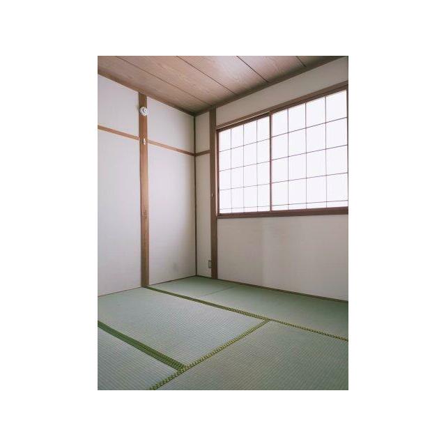 柔らかい畳が心地よい和室