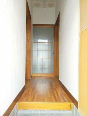 毎日通る玄関はこちらです