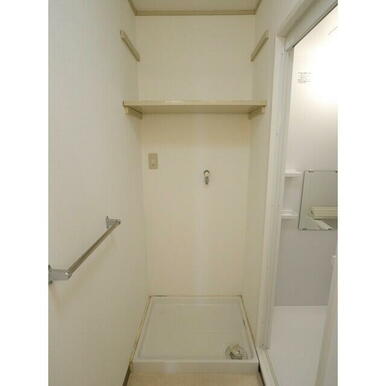 室内洗濯機置場です