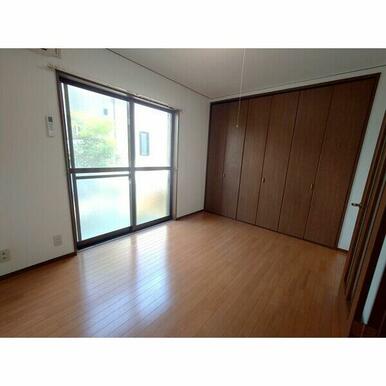 シャッター付き