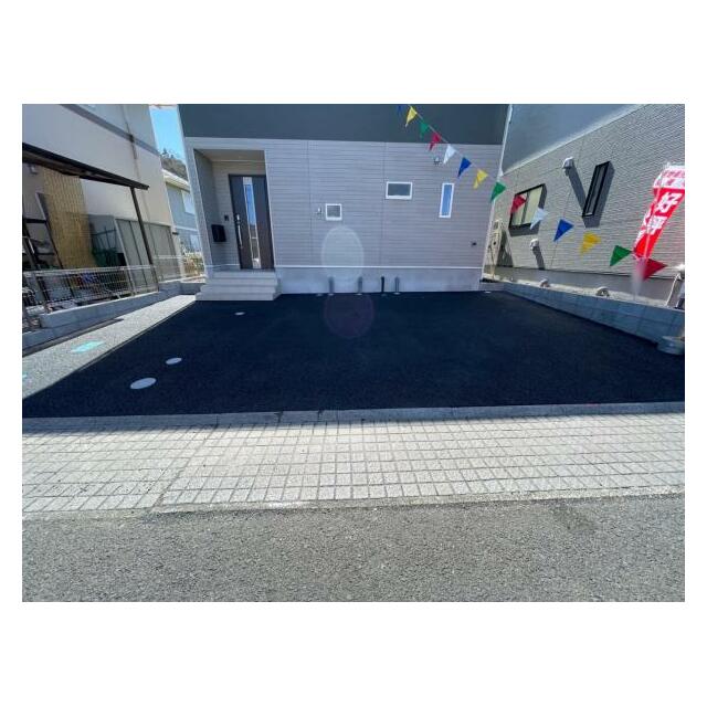 カースペース2台！並列駐車もできます♪