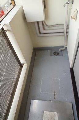 洗濯機置き場はバルコニー