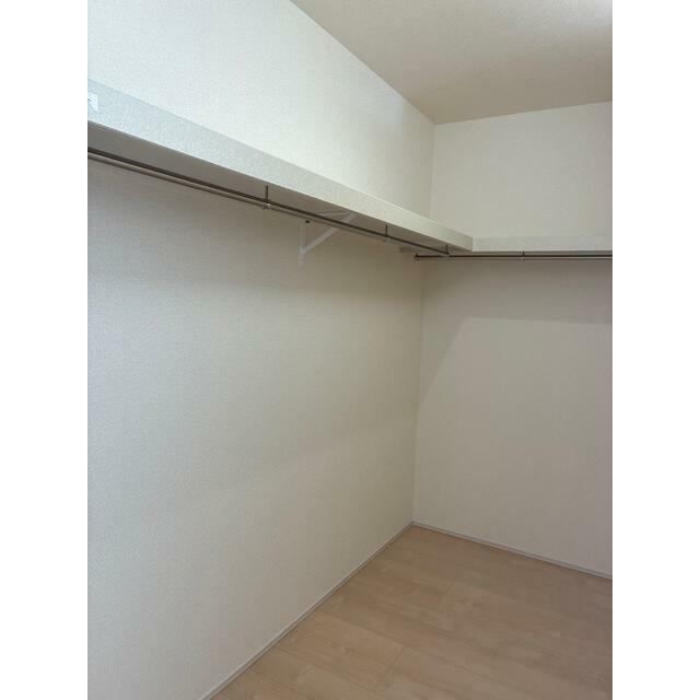 普段着もお気に入りの1着もここに収納！（1号棟）