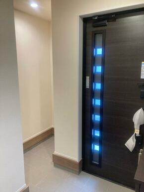 家族やゲストの笑顔が浮かんできそうな玄関（3号棟）