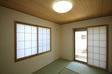 6帖の日本らしい落ち着いた雰囲気の和室です