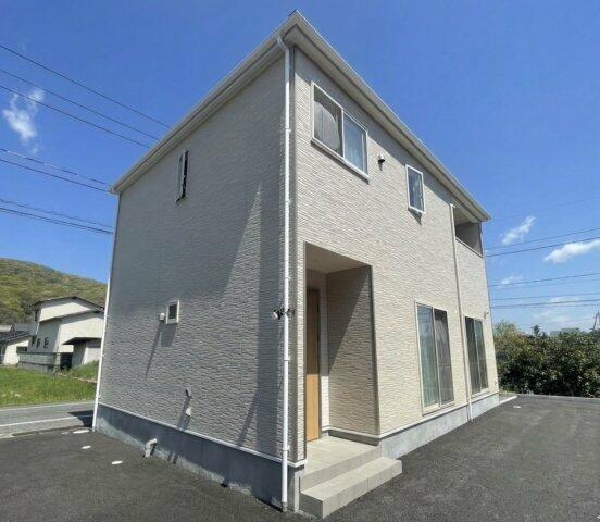 井原市 高屋町１丁目 (子守唄の里高屋駅) 2階建 4LDK