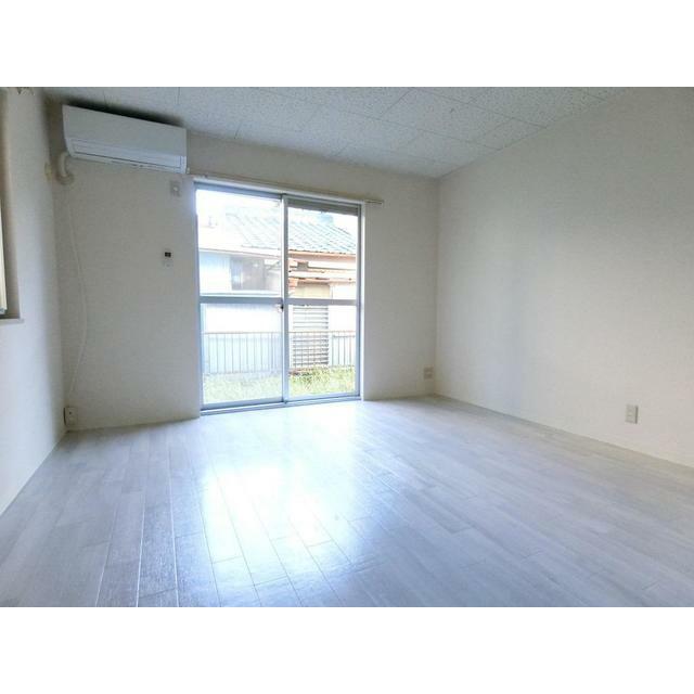 ★7.0帖の洋室です。南向きで日当たり良好★