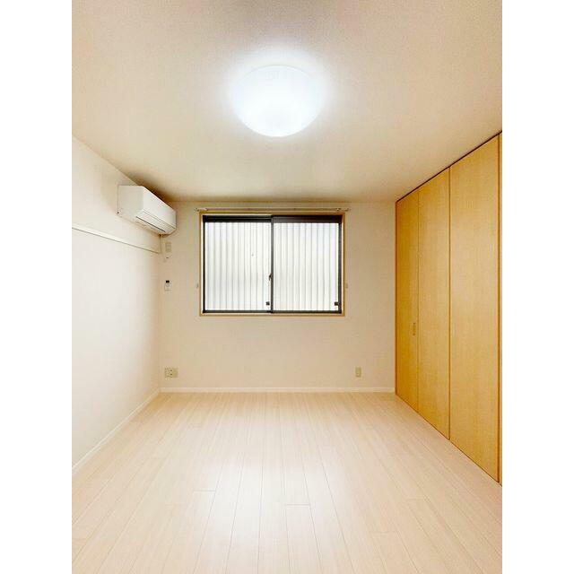 ☆洋室６．６帖です♪２０２５年６月にエアコンを新設いたしました♪