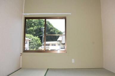 畳の香りがする和室です。