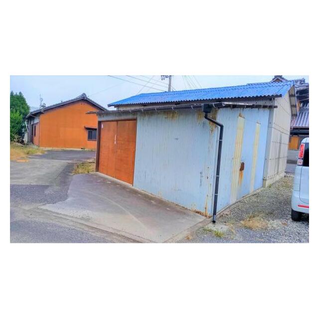 物置小屋があります。