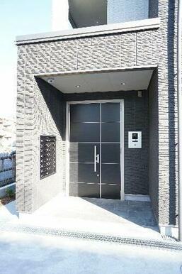 ◇セキュリティ安心の共用部オートロック・防犯カメラ付◇