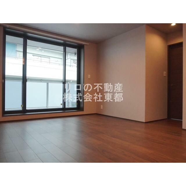 広いリビングでゆったりくつろげる憩いの空間♪