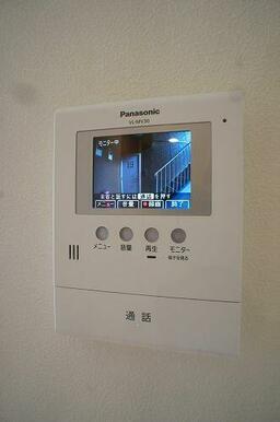 退去予定のお部屋のため２０１号室の写真となります。