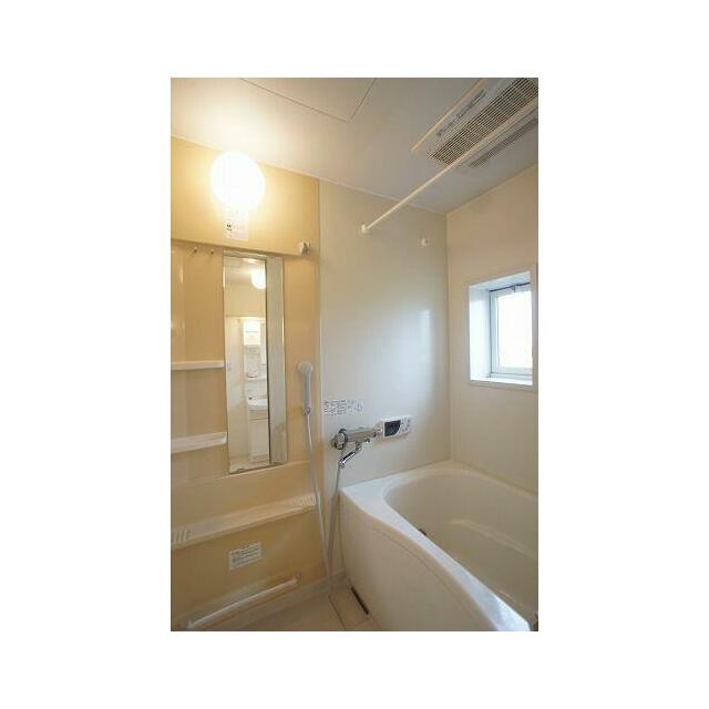 退去予定のお部屋のため２０１号室の写真となります。