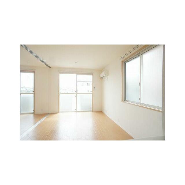 退去予定のお部屋のため２０１号室の写真となります。