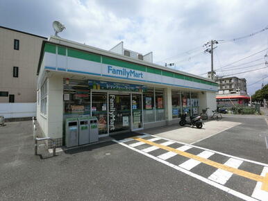 ファミリーマート豊中浜店